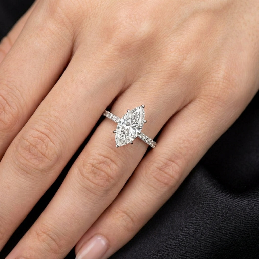 Anillo de oro blanco de 14 quilates con diamantes de laboratorio talla marquesa 2,57 CTW