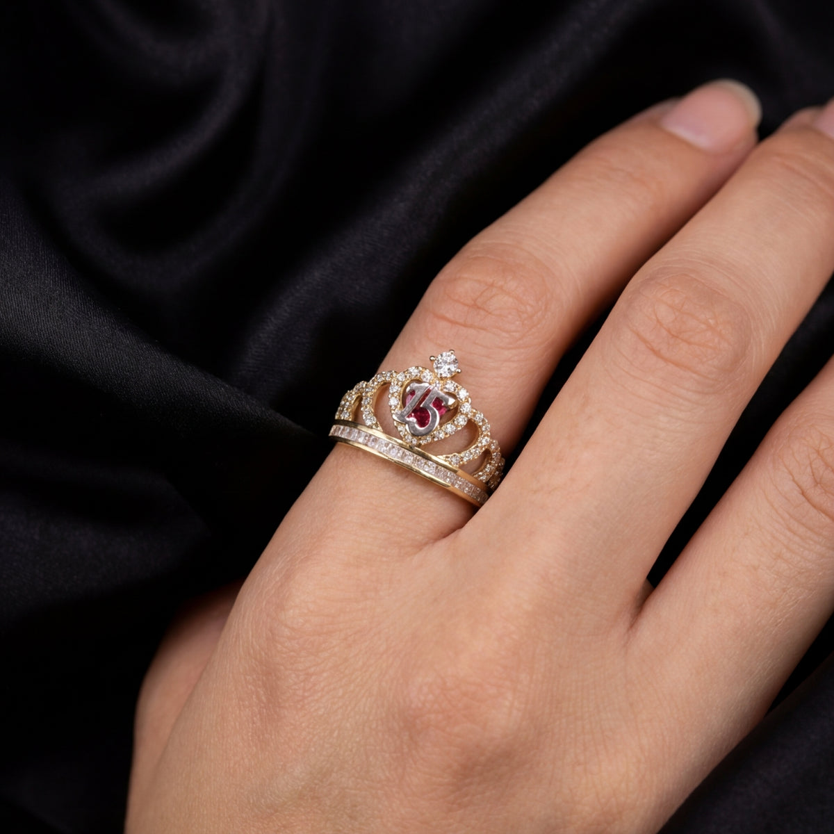 Anillo de Quinceañera de Oro Real de 14K con Piedra Roja