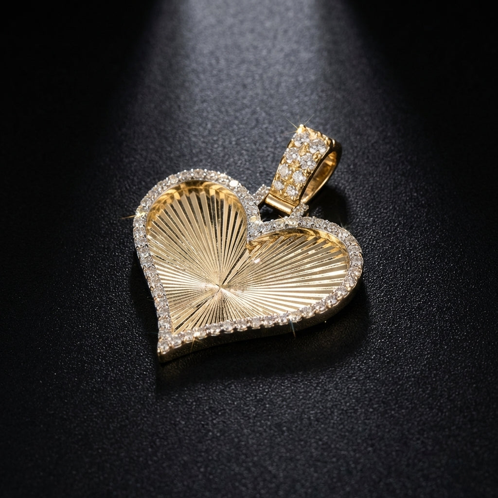 Colgante de corazón con diamante de oro de 10K real