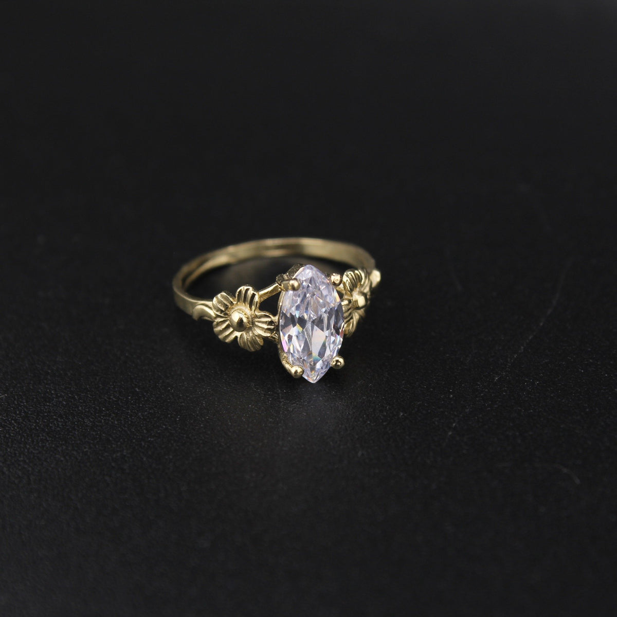 10K Marquise White Ring