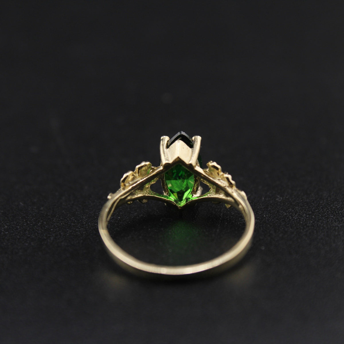 10K Marquise Green Ring