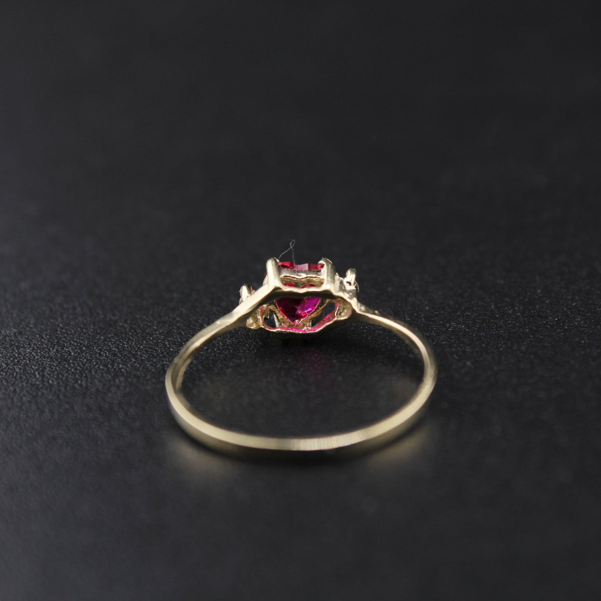 10K Red Heart Stone Ring