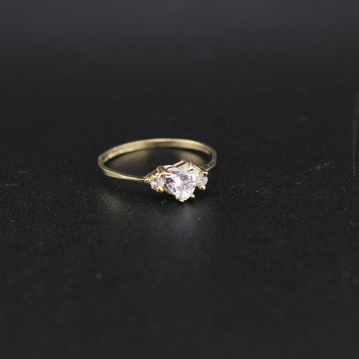 10K Heart Stone Ring