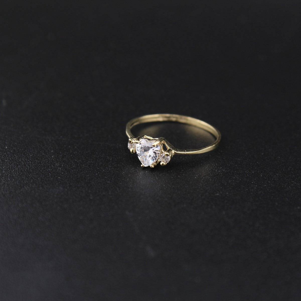 10K Heart Stone Ring