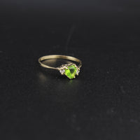 10K Green Heart Stone Ring