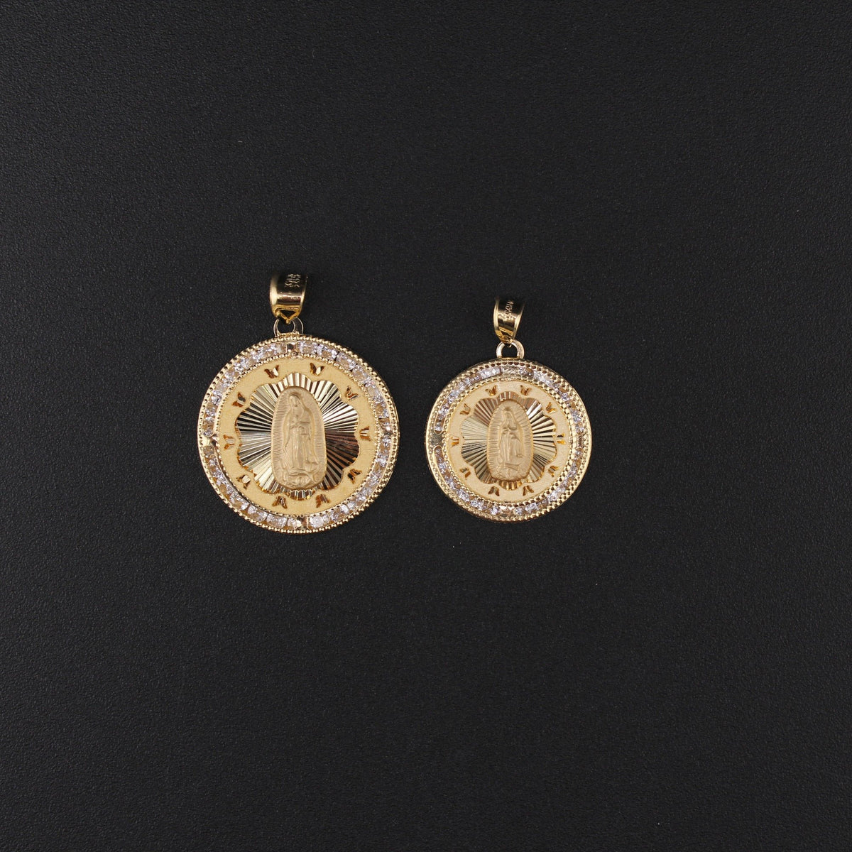 10K Virgin Mary Round Pendant