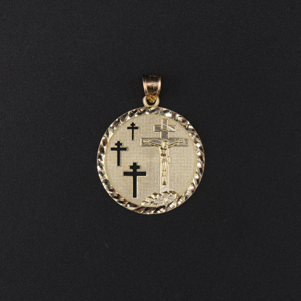 10K Cross Round Pendant
