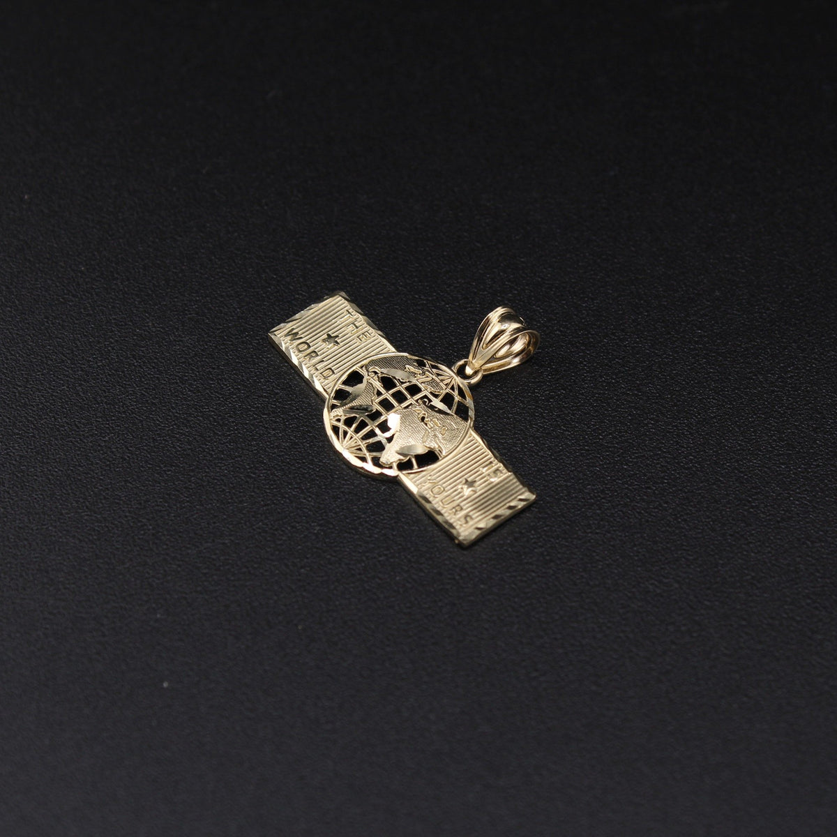 10K Globe Pendant