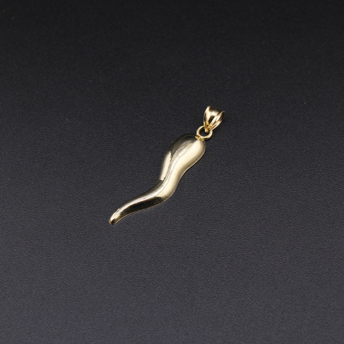 10K Cornicello Pendant