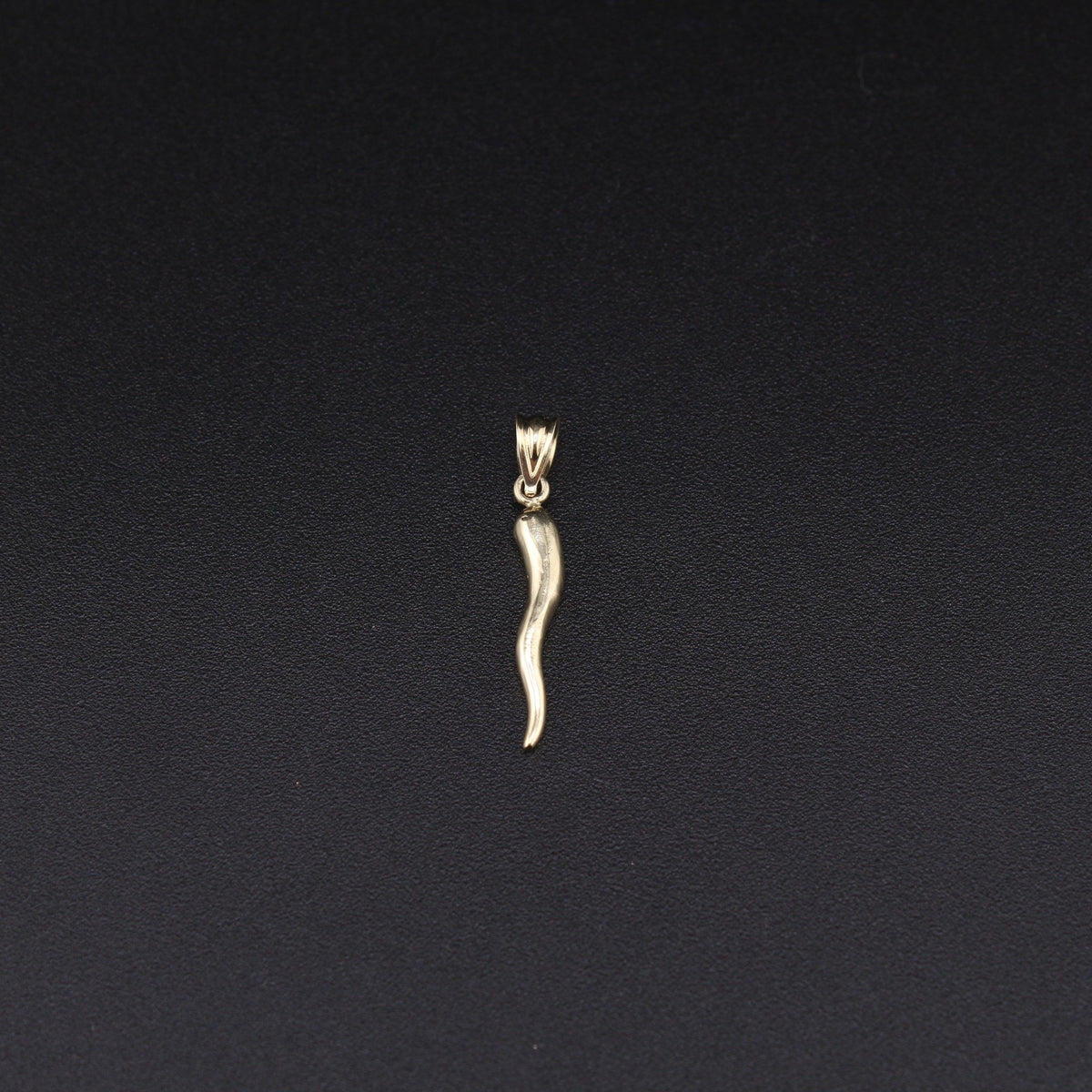 10K YG Solid Corn Pendant (1.7g)