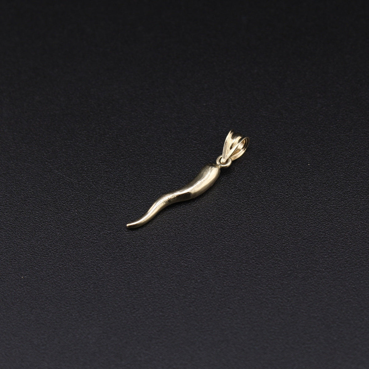 10K YG Solid Corn Pendant (1.7g)