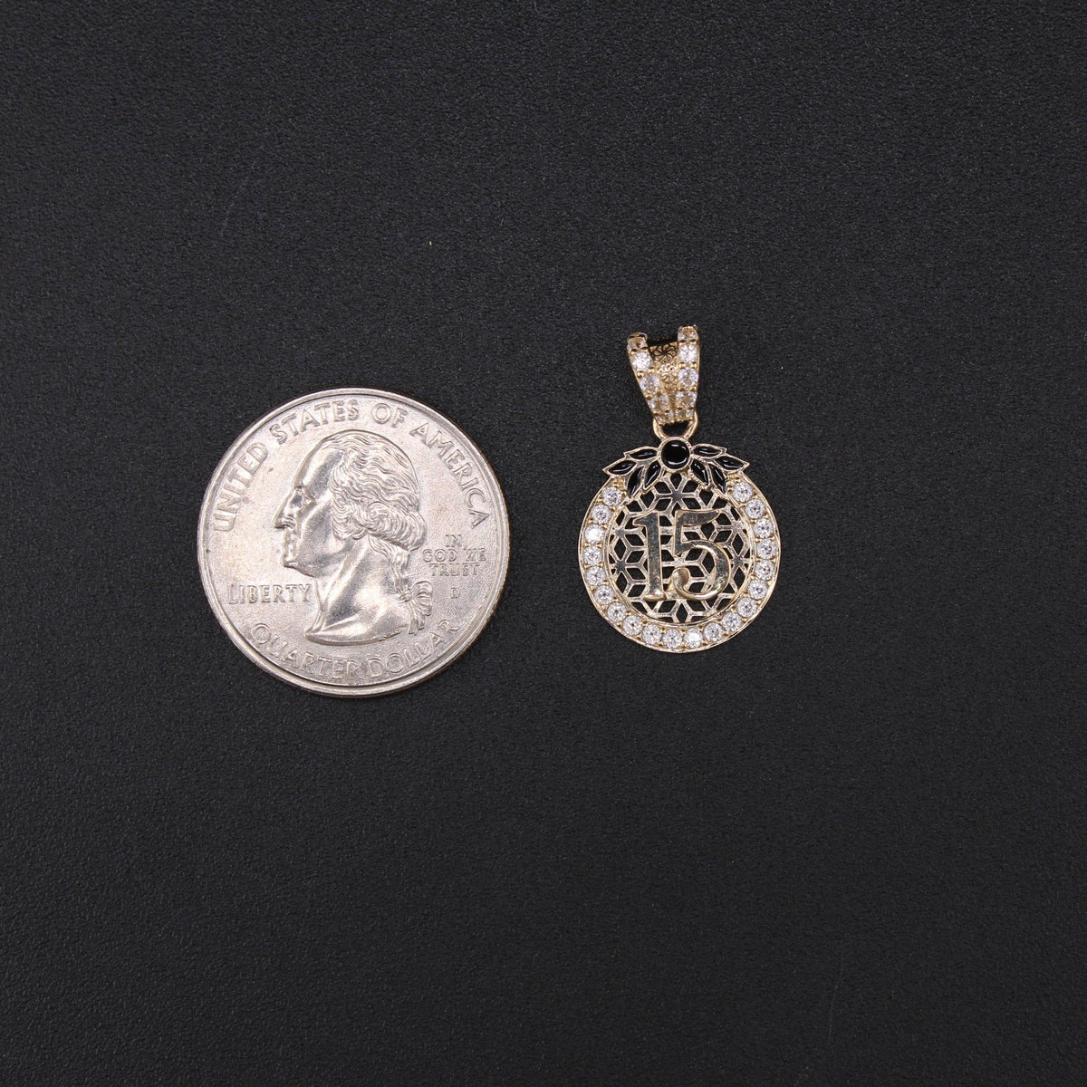 10K YG Quinceañera Pendant (1.7g)