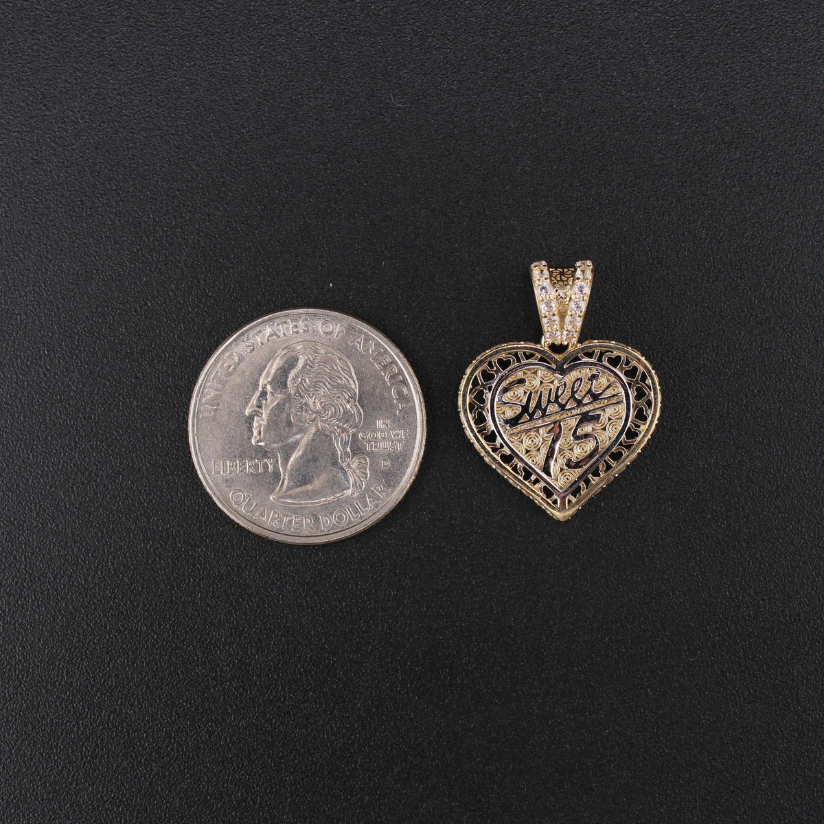 10K YG Quinceañera Pendant (2.9g)