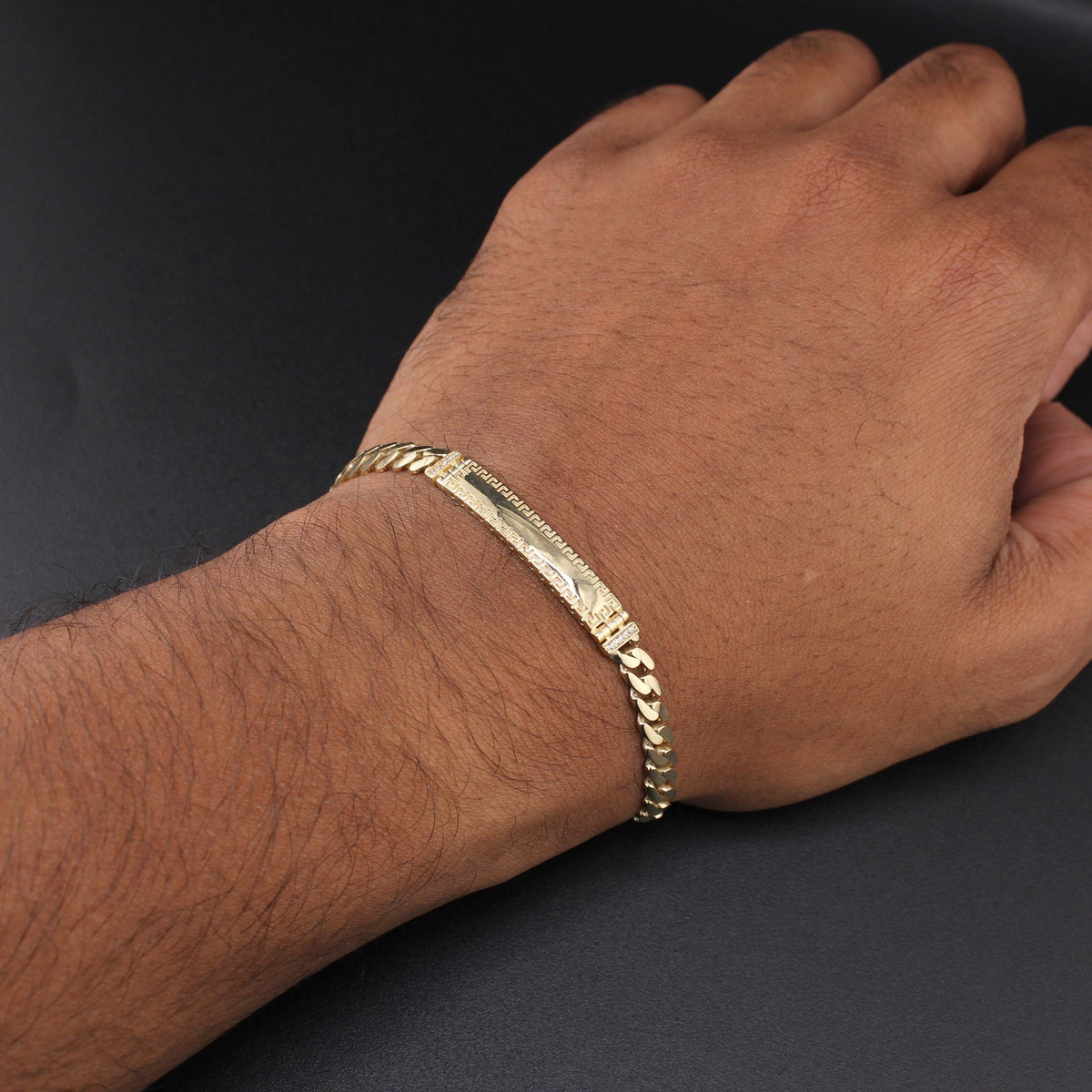 10K YG Bracelet 7in 4.8g