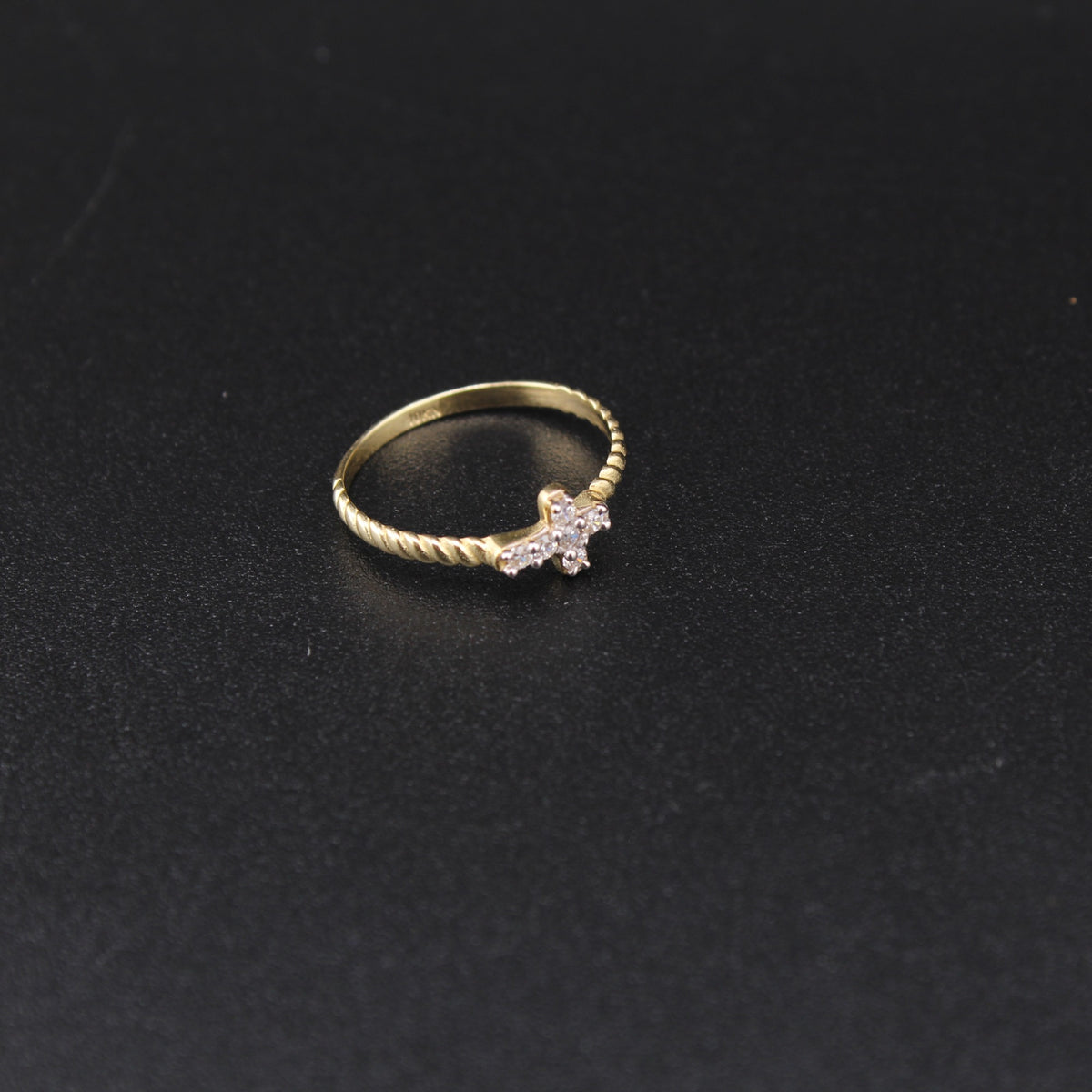 10K YG Cross Ring 