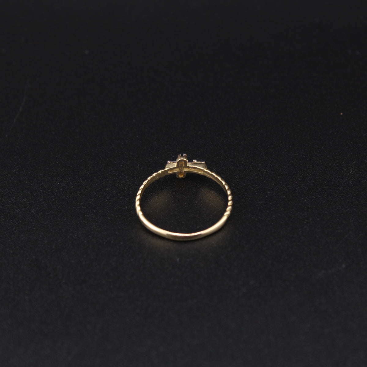 10K YG Cross Ring 