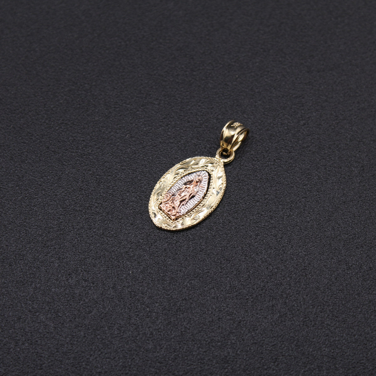 10K Pendant