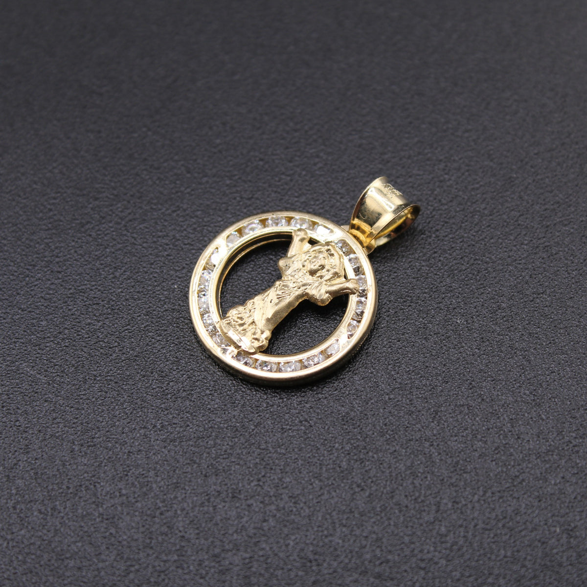 10K Divino Nino Pendant