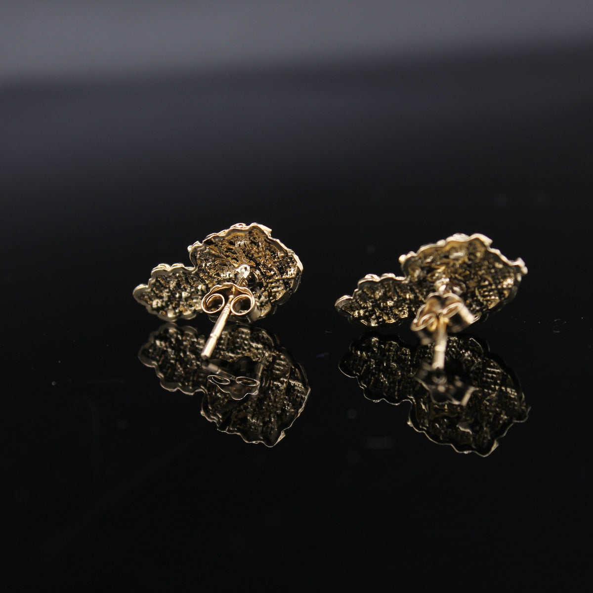 10K NUGGET 2.1g YG Earring