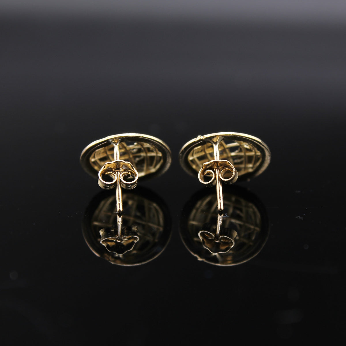 10K Studs Round 1.4g YG Earring
