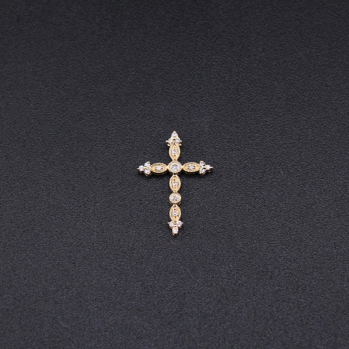 10K Pendant + Chain 4.7g YG Chain 22in