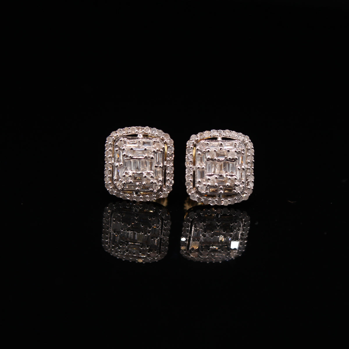 10K 0.45CTW Diamond Earring 2.4g YG