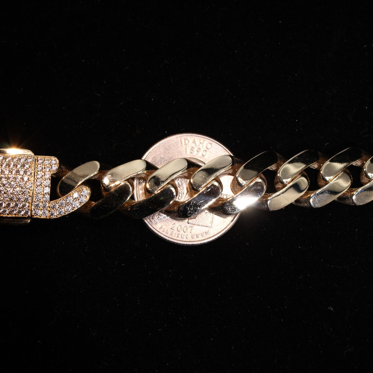 14K Monaco 17.8g YG Bracelet 8in 13mm
