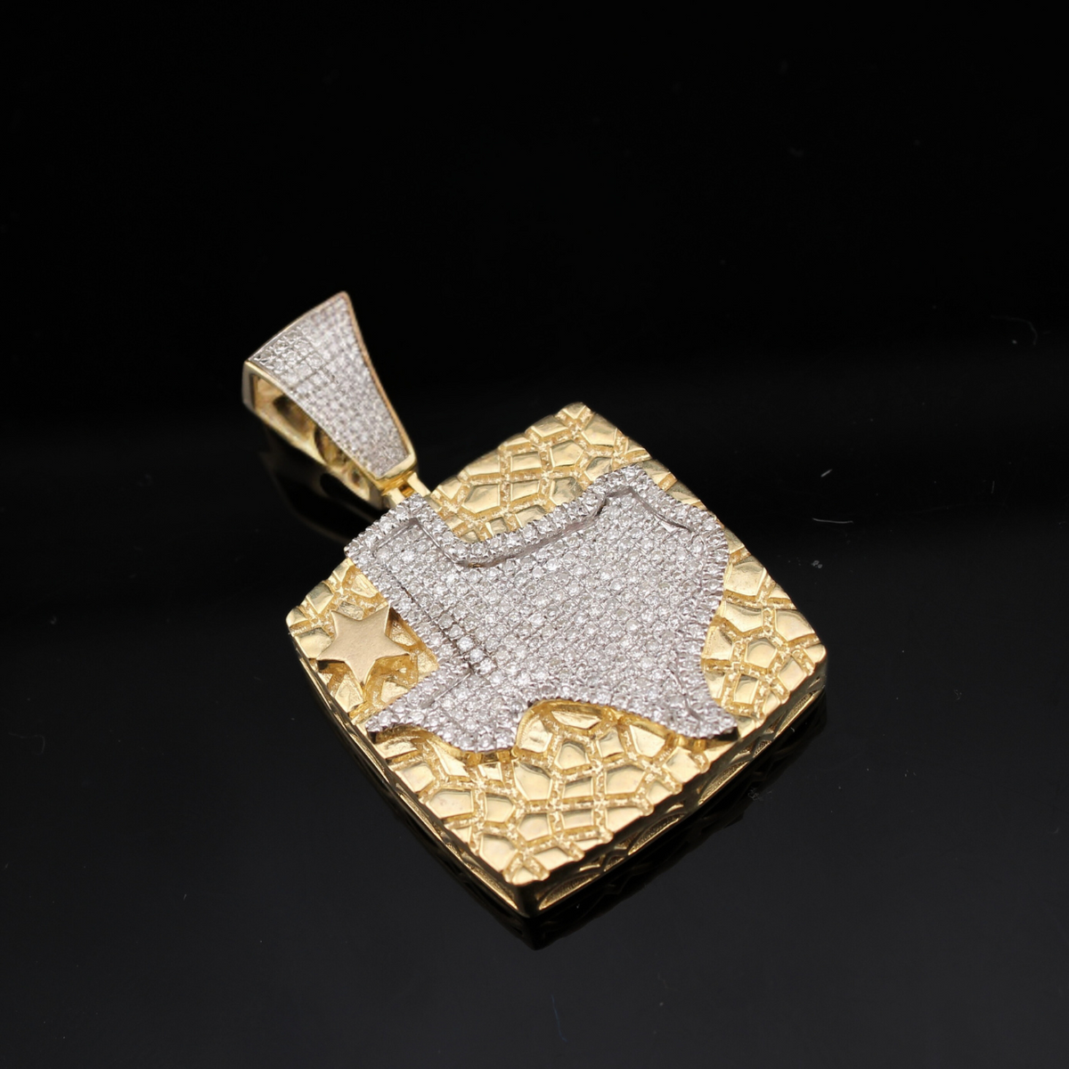 Colgante de pepita de Texas con diamantes de oro de 10K real