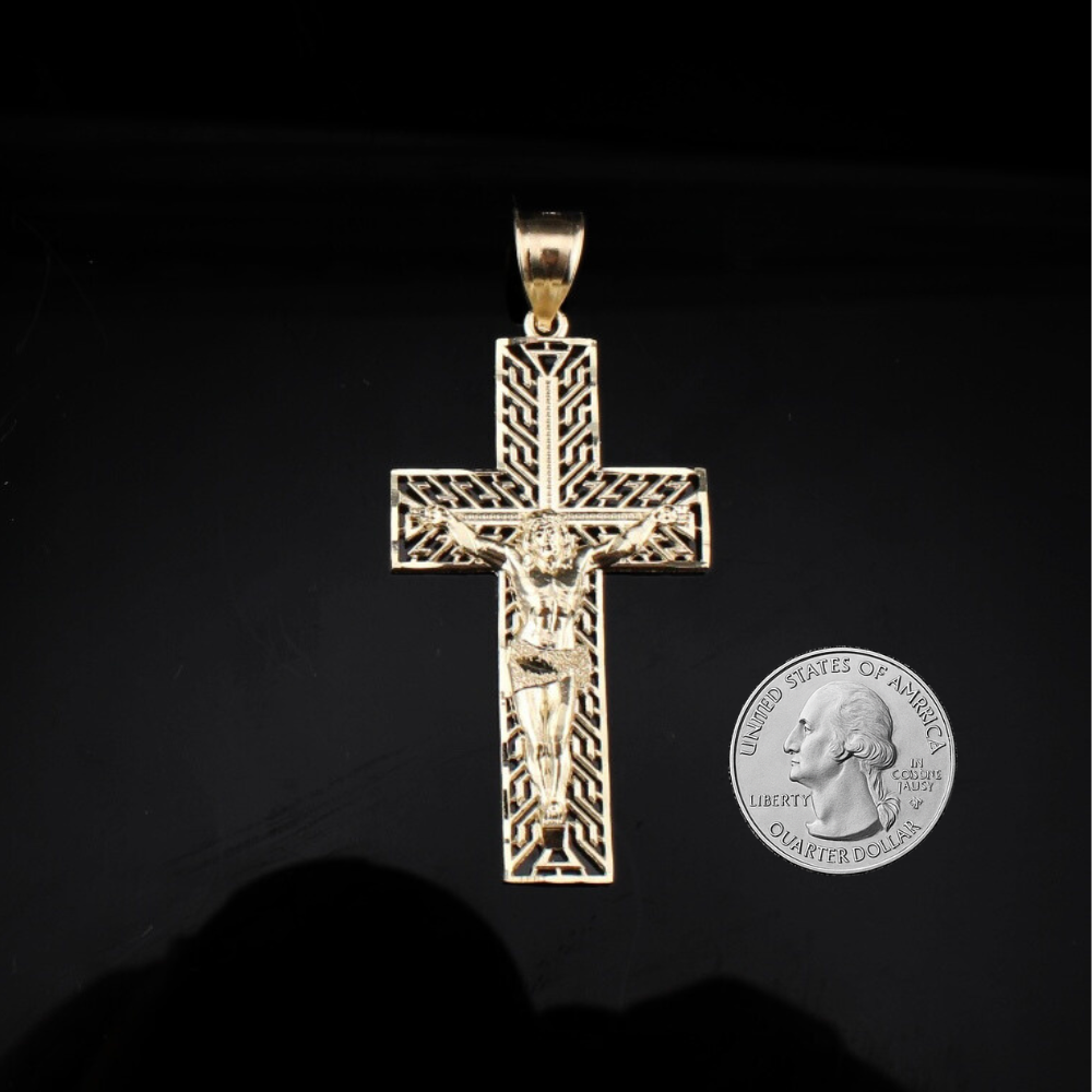 Colgante de oro de 10K con crucifijo