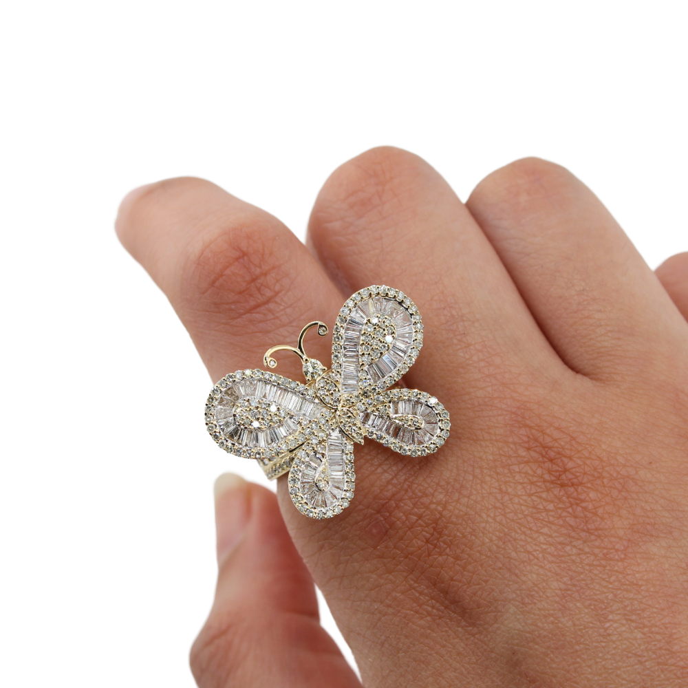 Anillo de mariposa de oro de 10K y diamantes reales