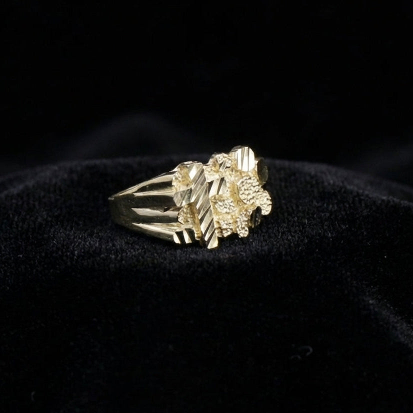 Anillo de oro de 10K auténtico con pepita y cruz