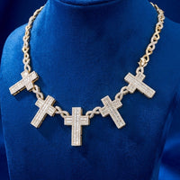 Cadena de oro de 14 quilates con cruz de diamantes e infinito real