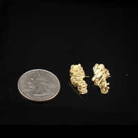 Aretes de oro amarillo de 10K auténtico con forma de pepita