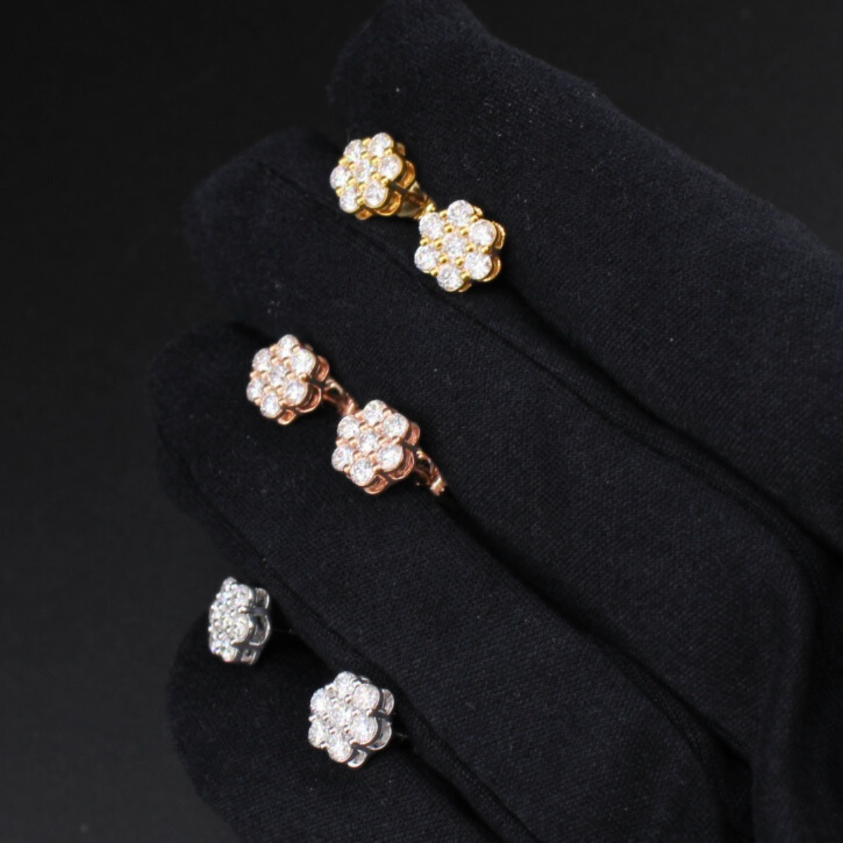 Pendientes de flor de diamante de oro de 10K auténtico 0,76 CTW