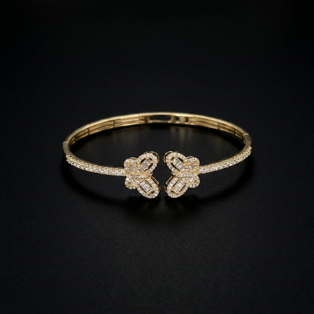 Brazalete de mariposa de oro de 10 quilates con diamantes auténticos