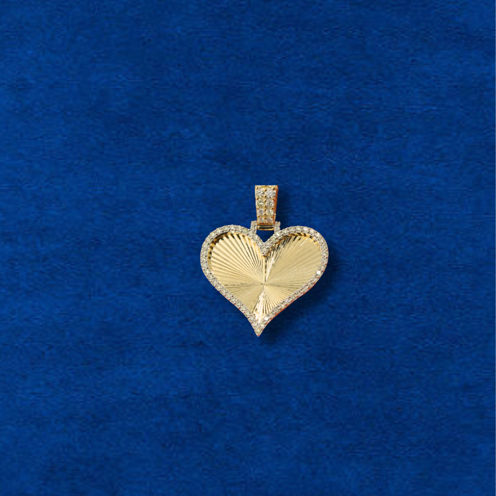 Colgante de corazón con diamante de oro de 10K real