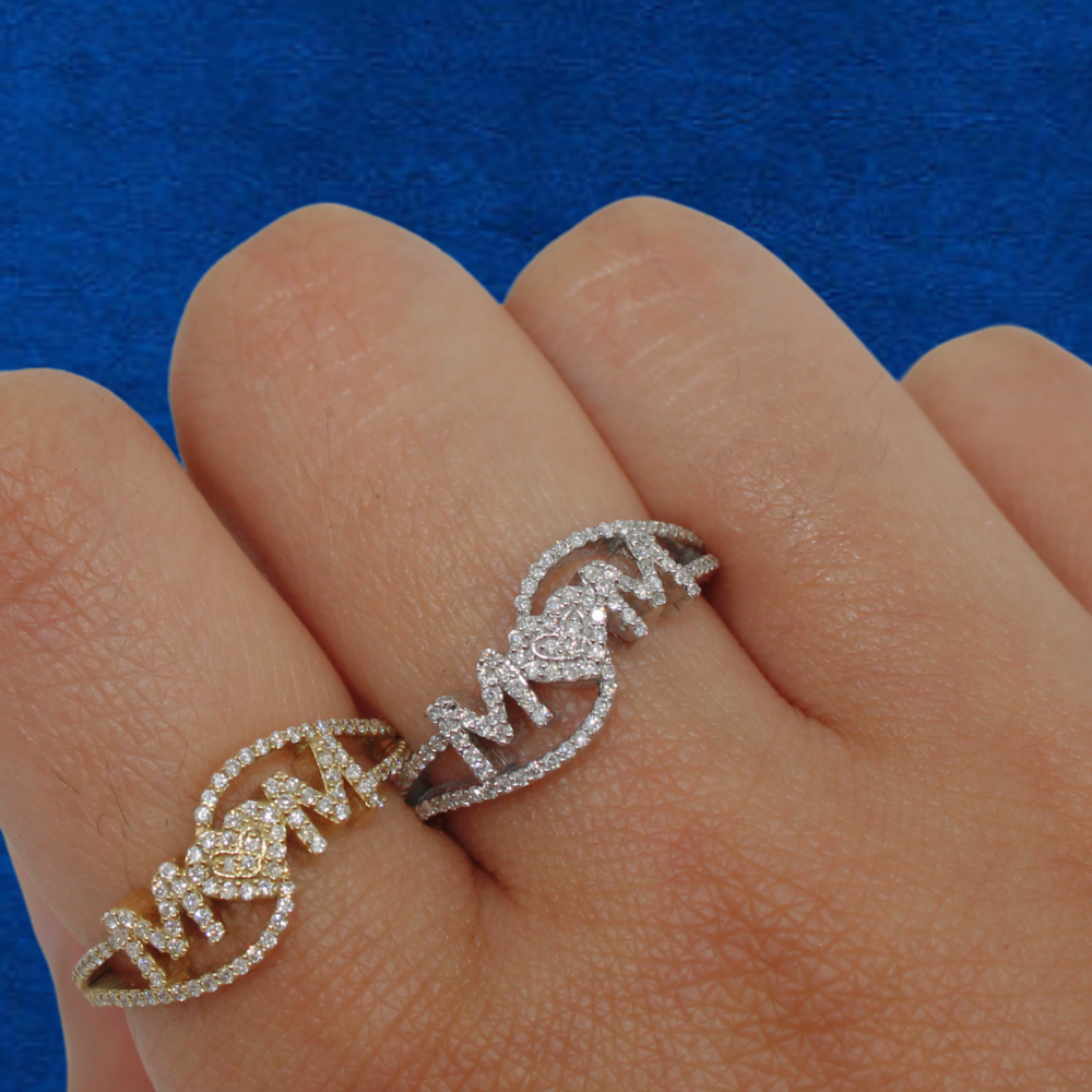 Anillo de oro de 10K con diamante 'Mamá'