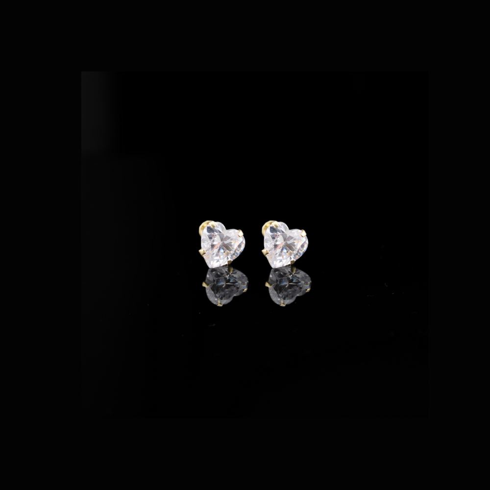 Aretes de oro de 14 quilates con circonita cúbica en forma de corazón