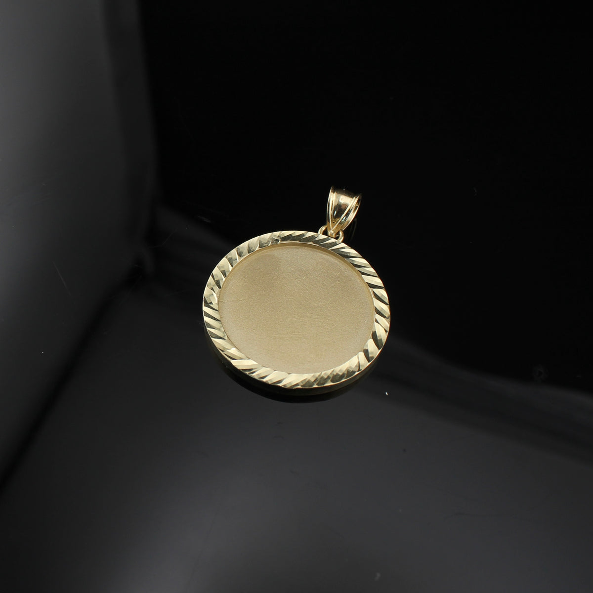 Colgante de oro de 10K real pequeño con fotografía