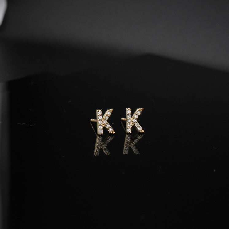 Pendientes de letras de oro de 10K con diamantes auténticos - Todas las letras