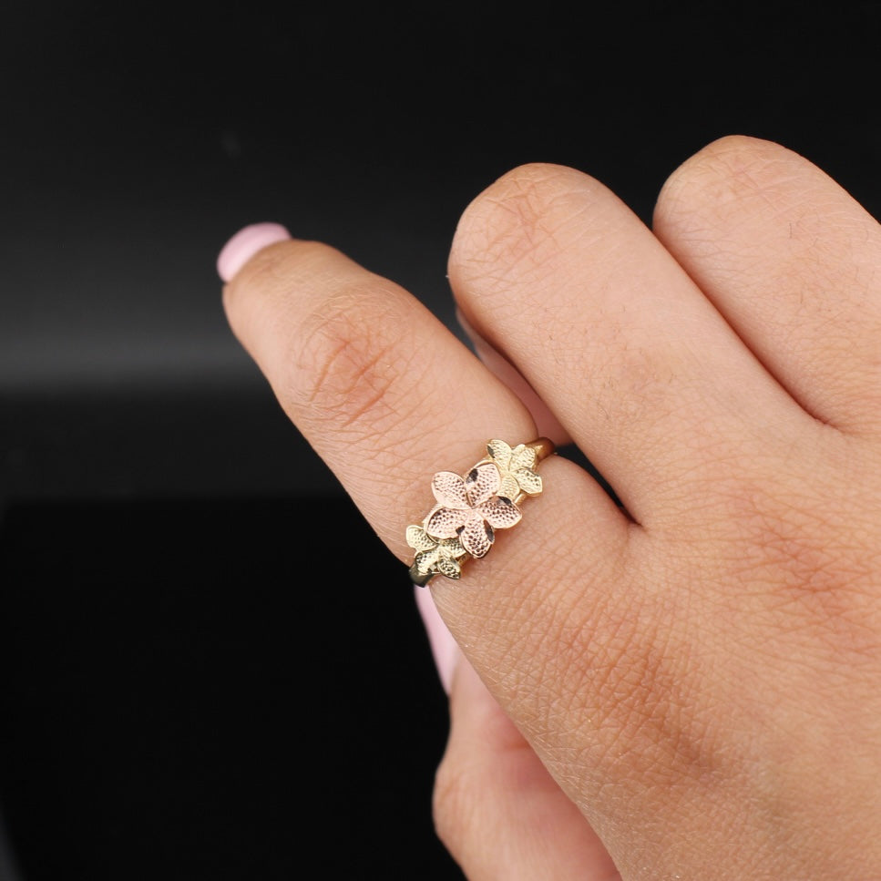 Anillo de flor de hibisco de oro rosa de 10 quilates auténtico
