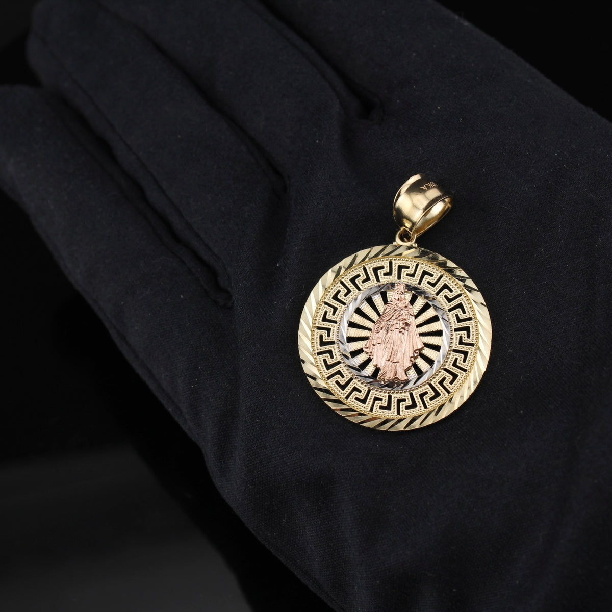 Real 10K Gold Nossa Senhora de Aparecida Pendant