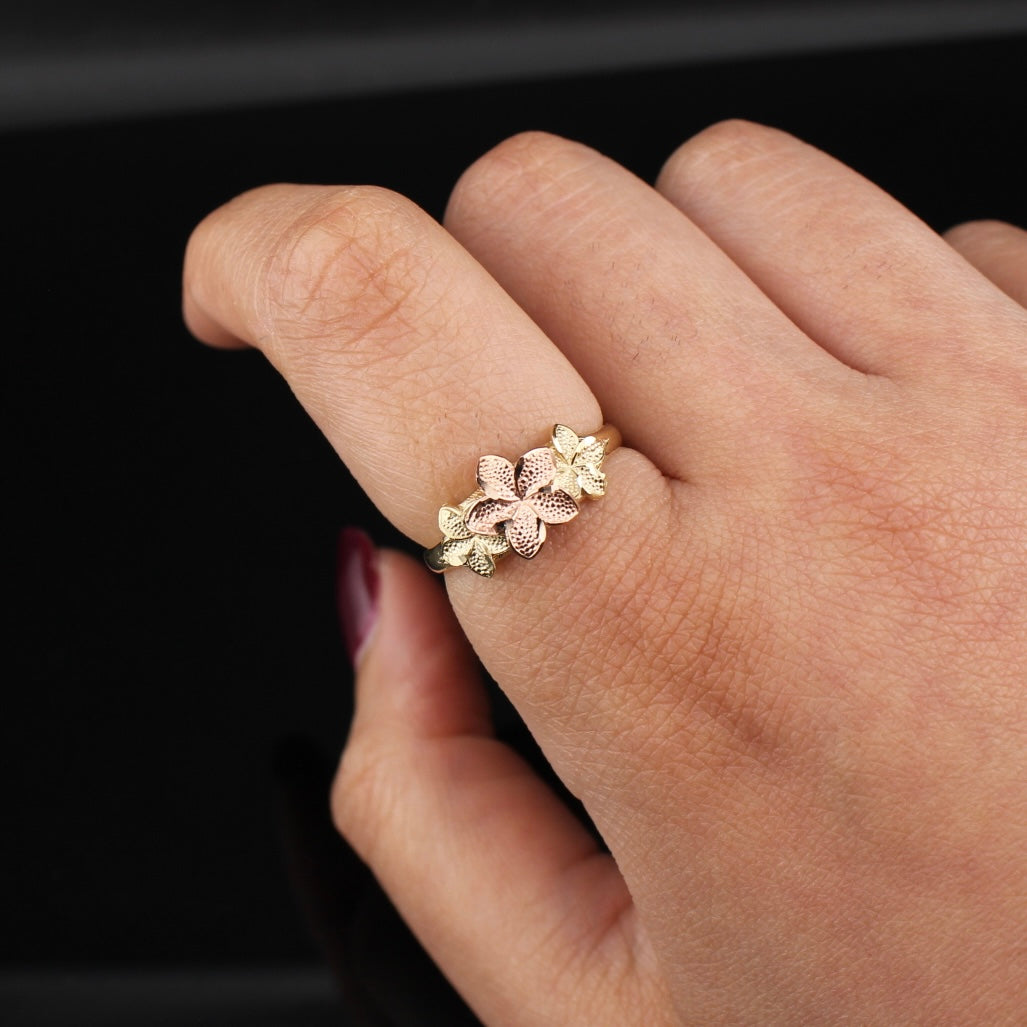 Anillo de flor de hibisco de oro rosa de 10 quilates auténtico