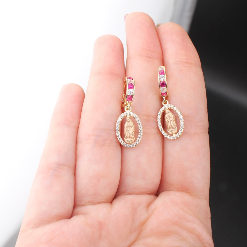 Pendientes de oro de 14 quilates de la Virgen María