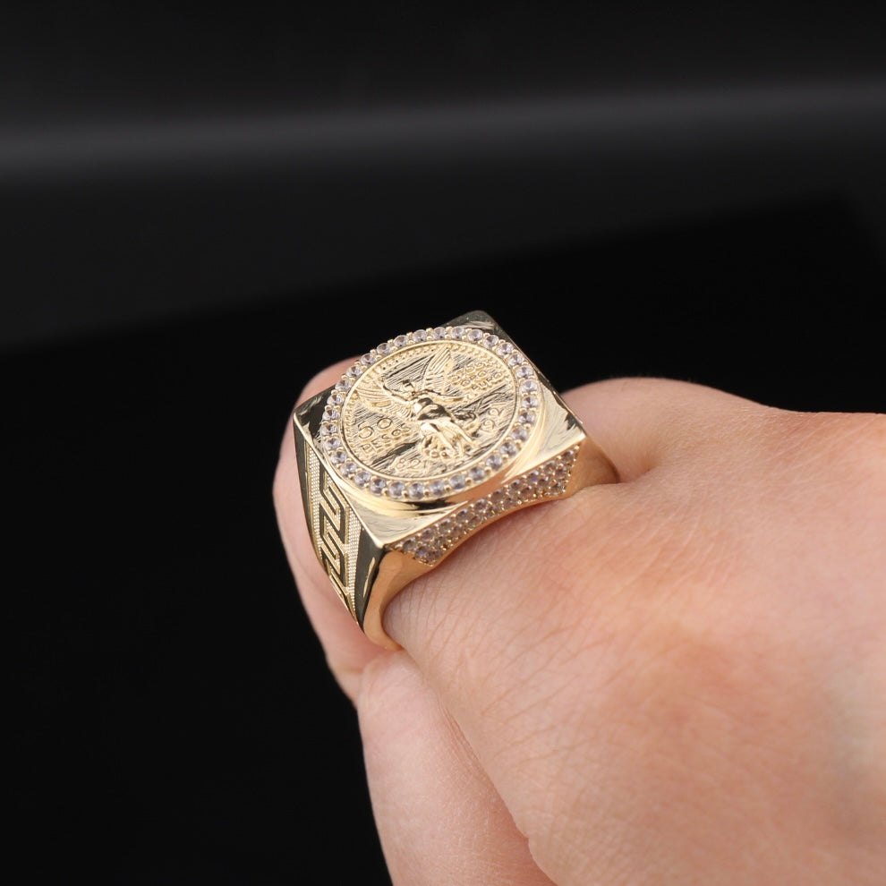 Anillo con diseño griego de 50 pesos en oro de 10K auténtico
