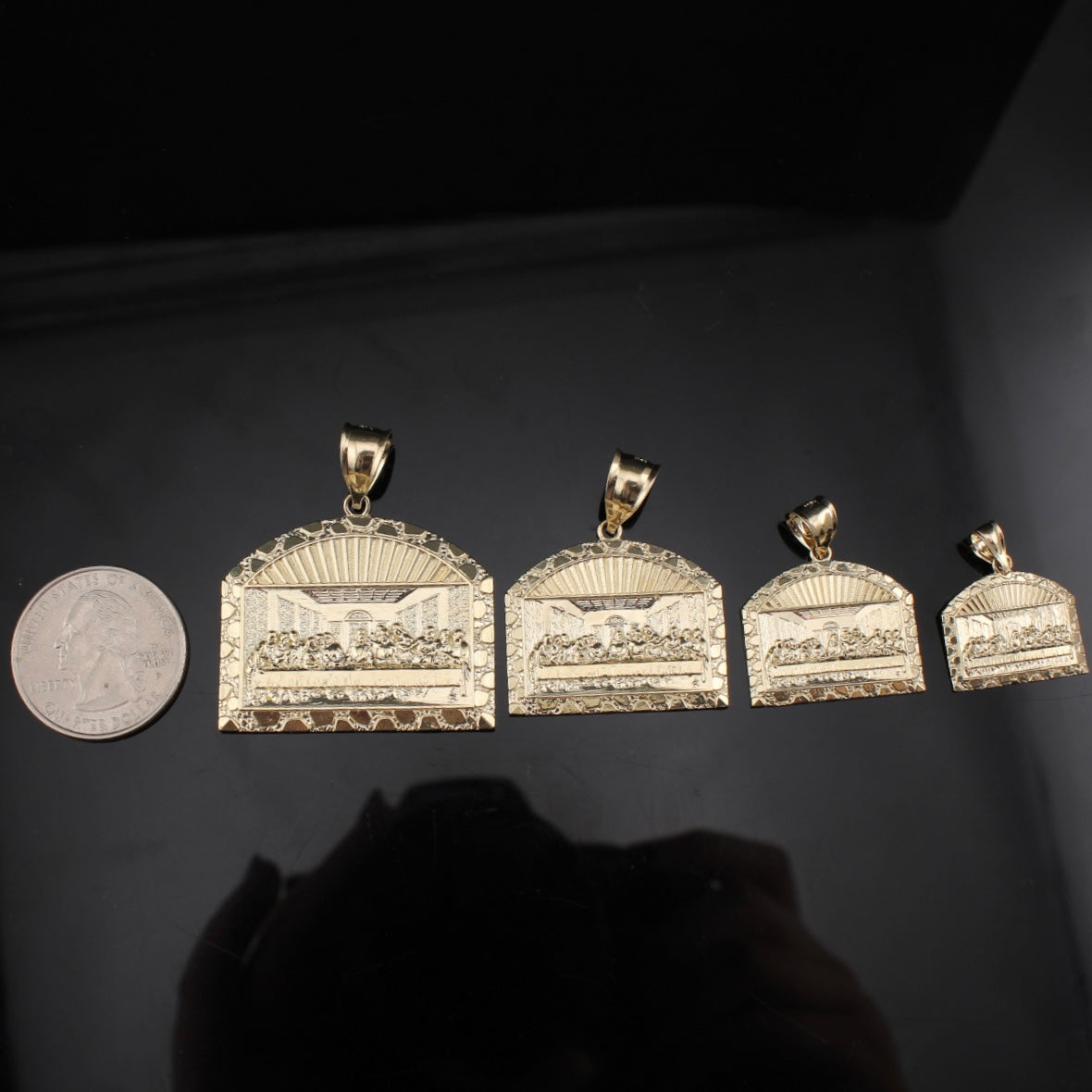 Colgante de pepita de la Última Cena de oro de 10K real