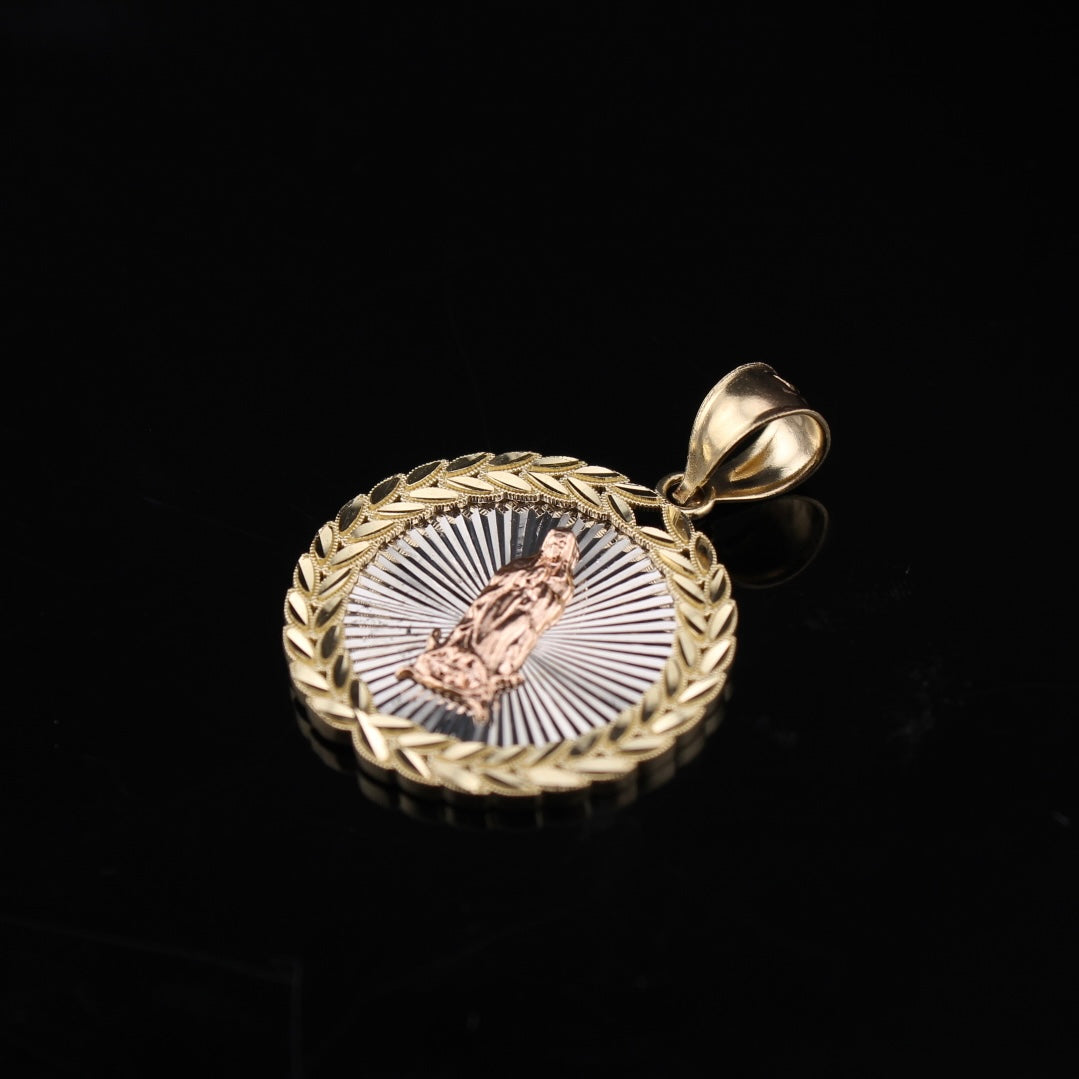 Colgante redondo de la Virgen María de oro rosa de 10K real