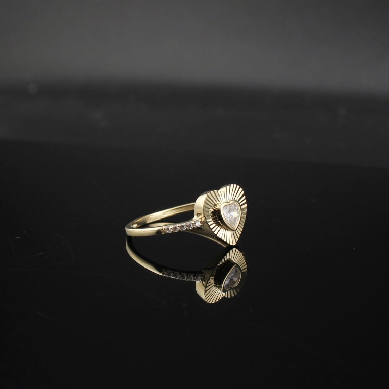 Anillo de corazón de oro de 10K real