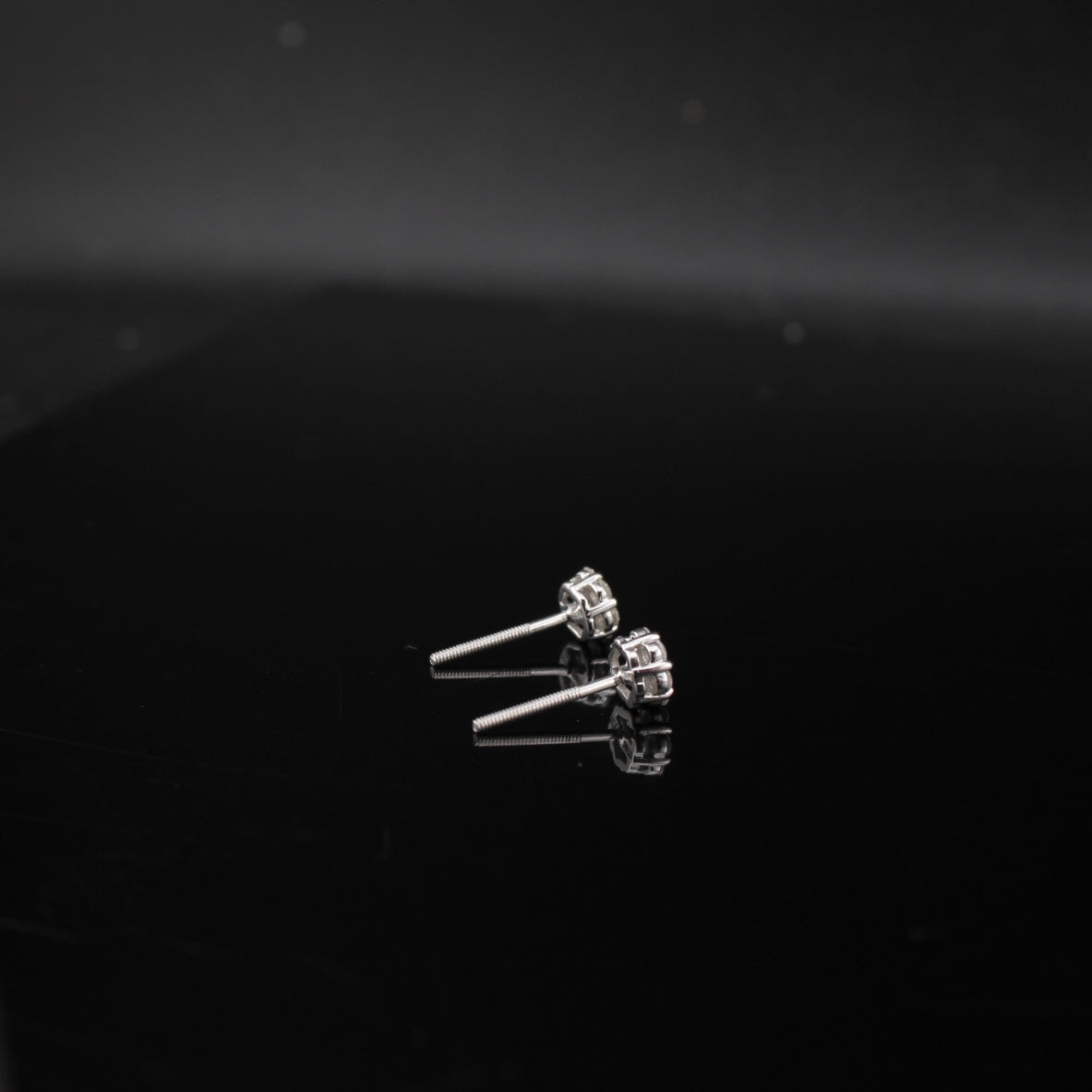 Aretes de flor con diamantes de oro de 10K auténtico