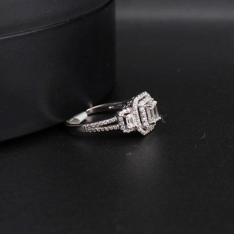 Anillo de Oro de 14K con Diamantes para Mujer